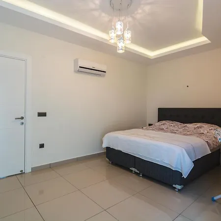 Seven Stars B-2 Apartment *